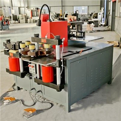 3년 보증 회색 Three-in-전단 펀칭 벤딩 Cnc PLC 제어 버스바 처리 장비